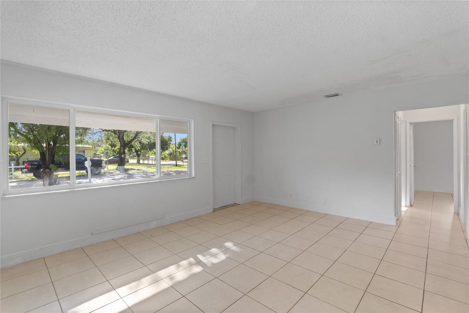 2001 NW 14TH Avenue, Fort Lauderdale, FL 33311 photo 3