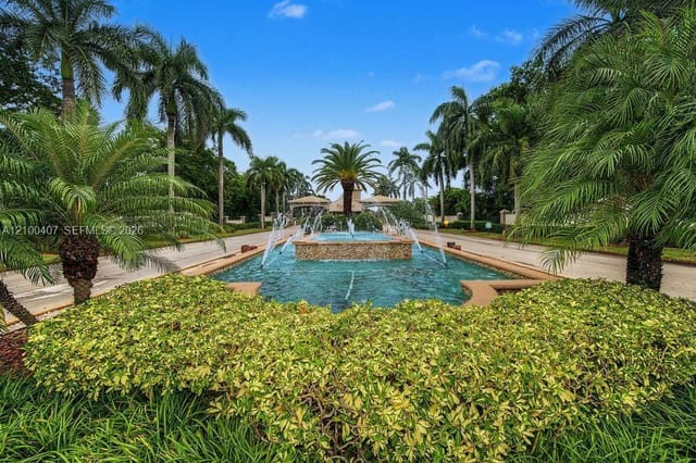 2304 Lucaya Lane N4, Coconut Creek, FL 33066