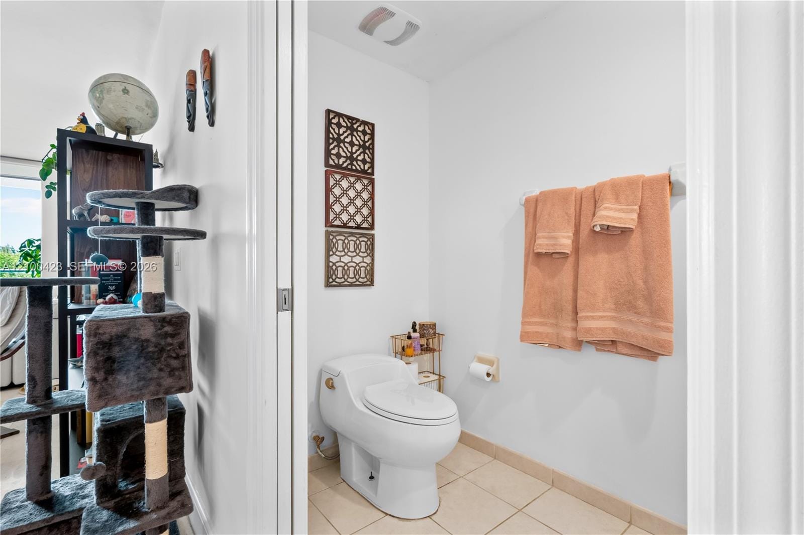 15051 Royal Oaks Lane 402, North Miami, FL 33181 photo 18