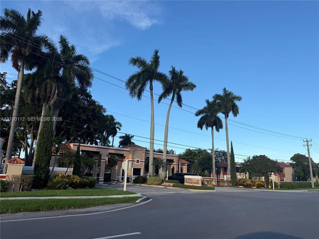 11607 NW 11th Street 11607, Pembroke Pines, FL 33026