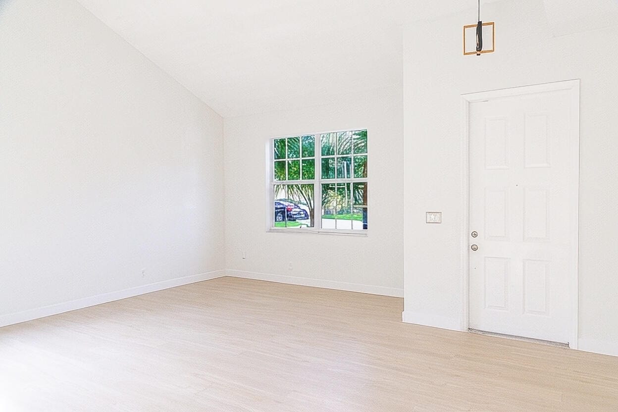 1790 PIERSIDE Circle — photo 3