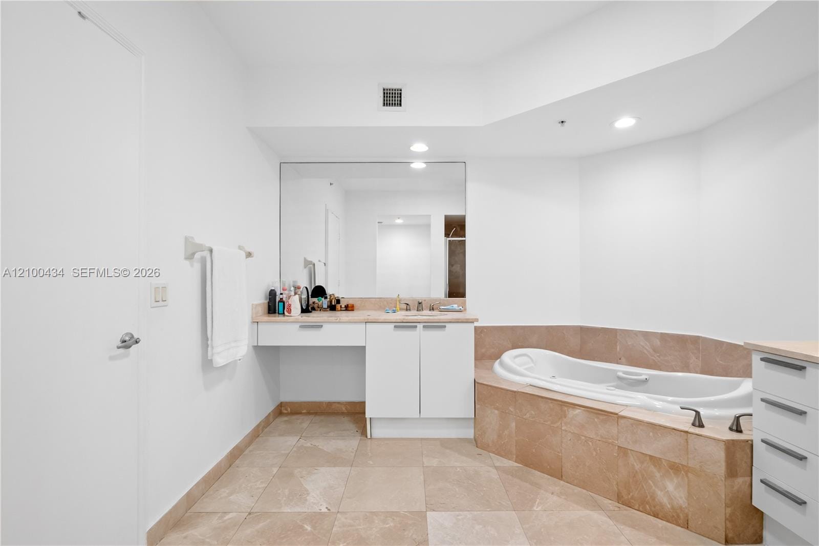 14951 Royal Oaks Lane 709, North Miami, FL 33181 photo 20