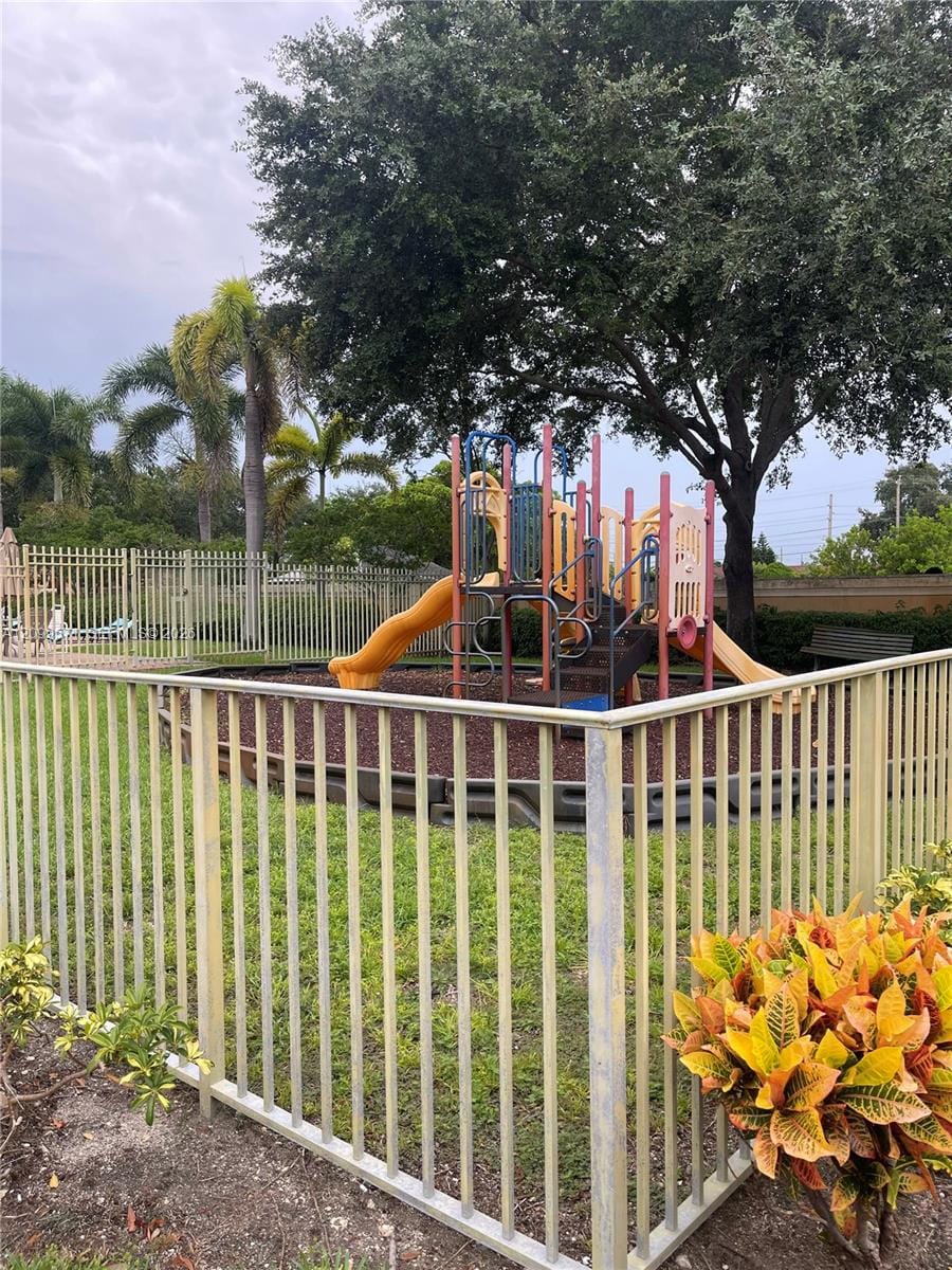 5803 Siena Lane 606, Hollywood, FL 33021 photo 30