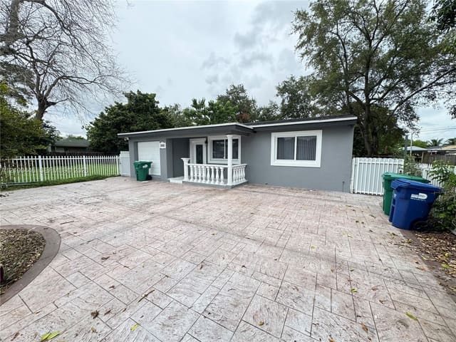 2921 NW 94th Street 2921, Miami, FL 33147