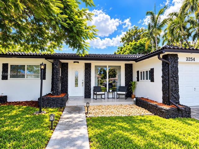 3254 Lincoln Street, Hollywood, FL 33021