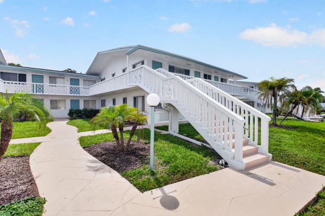 2290 SUNSET Avenue 20, Lake Worth Beach, FL 33461