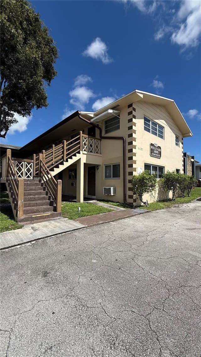 5401 Hollywood Boulevard 15, Hollywood, FL 33021