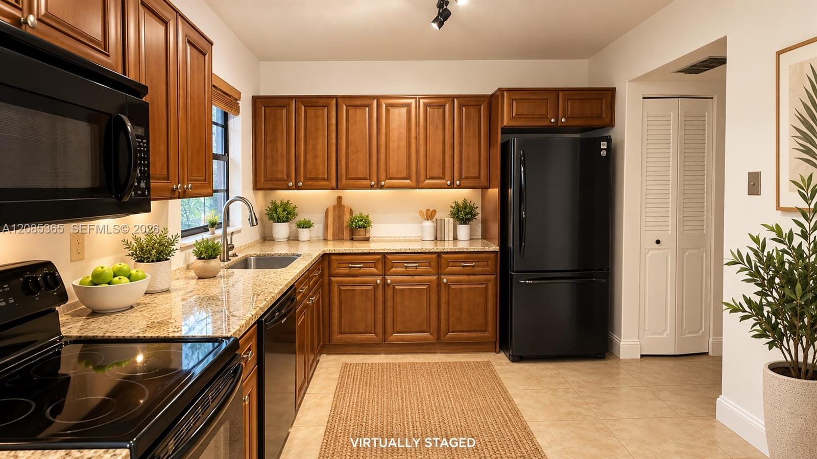 780 NE 199th Street 206E, North Miami Beach, FL 33179 photo 5