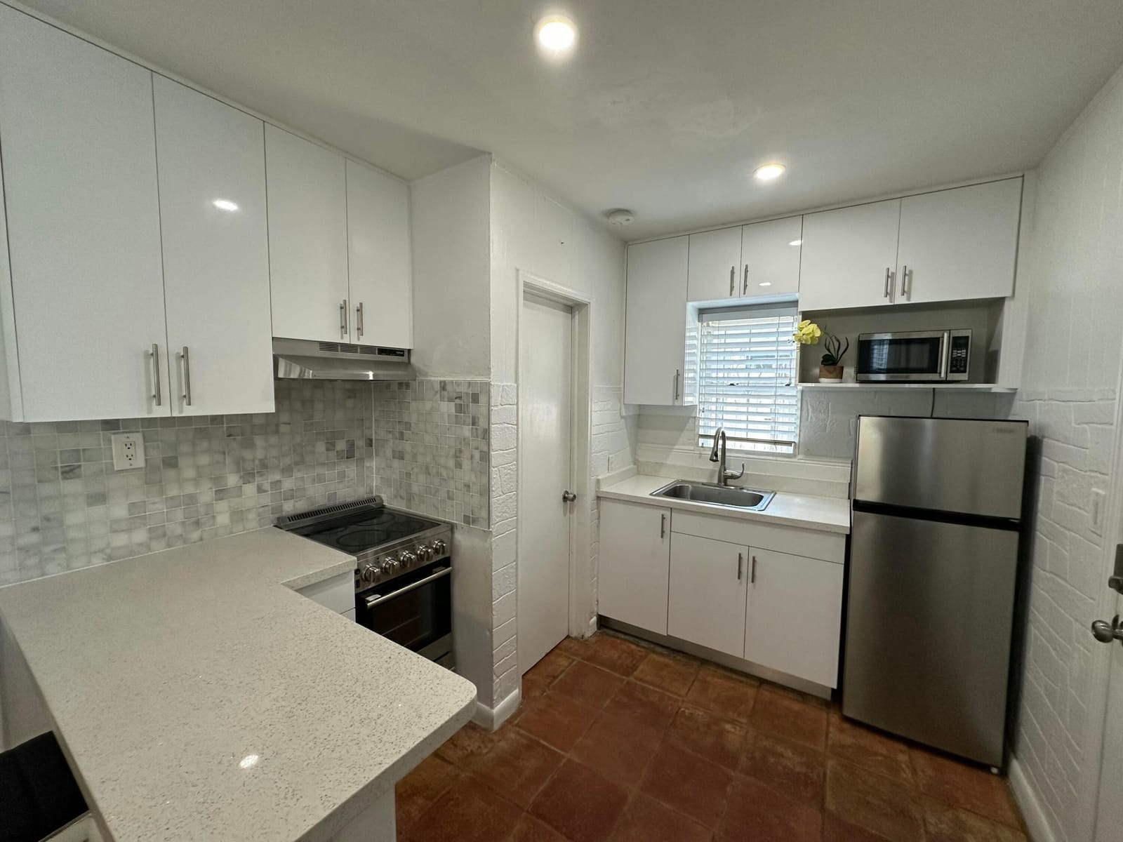 2703 NE 6TH Lane, Wilton Manors, FL 33334 photo 14