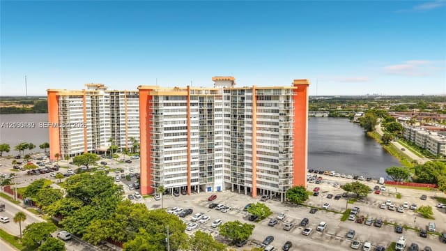 1351 NE Miami Gardens Drive 1414E, Miami, FL 33179
