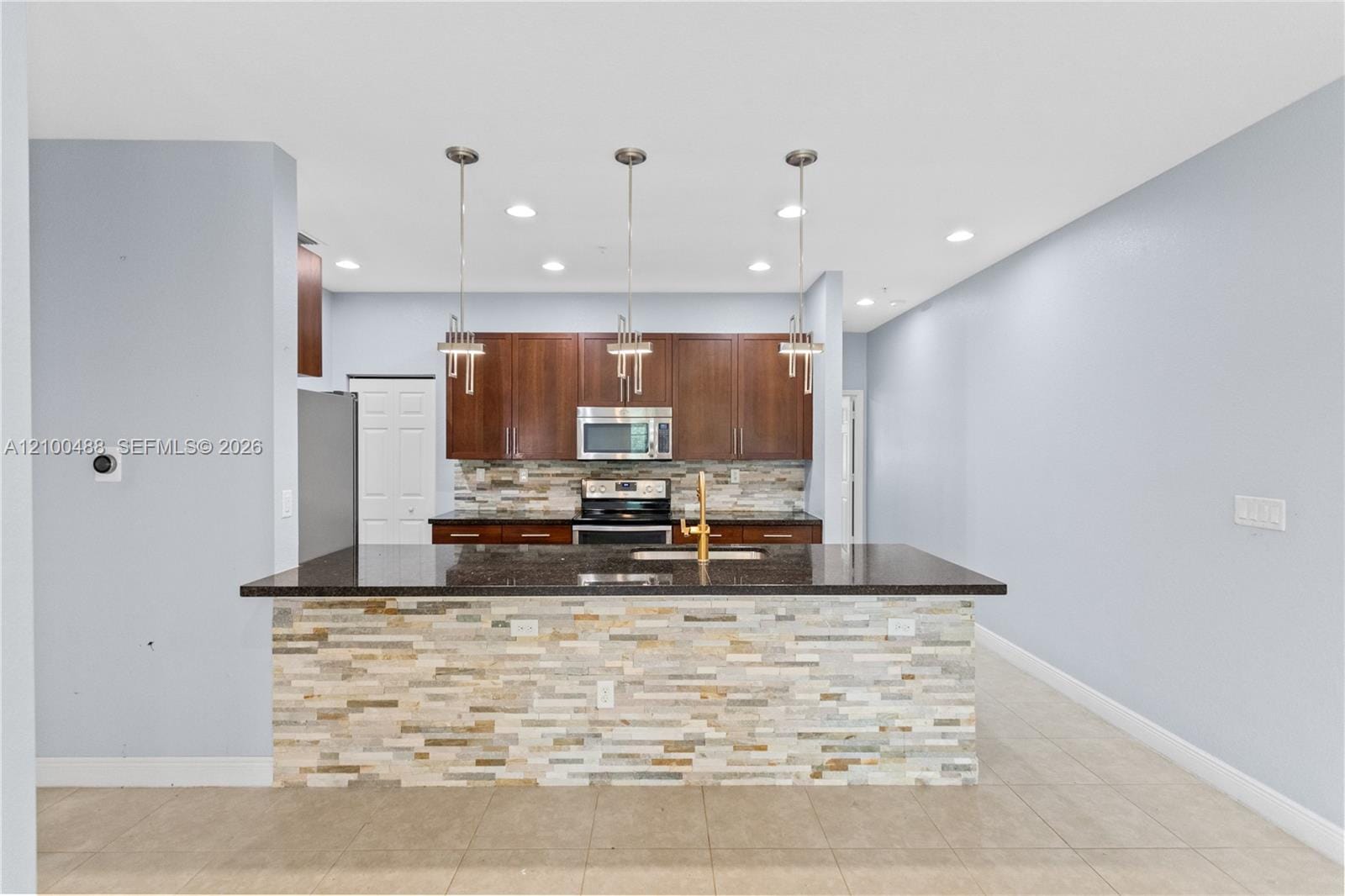 946 SW 147th Avenue 2614 — photo 9
