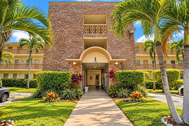 16900 NE 14th Avenue 214, Miami, FL 33162