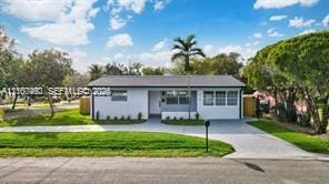 916 SW 7th Avenue, Hallandale Beach, FL 33009 photo 1