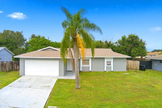 2066 SE STONECROP Street, Port St. Lucie, FL 34984