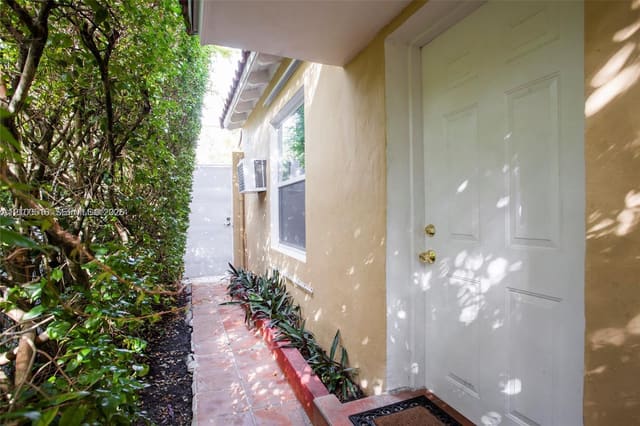 5233 Alton Road 1, Miami Beach, FL 33140