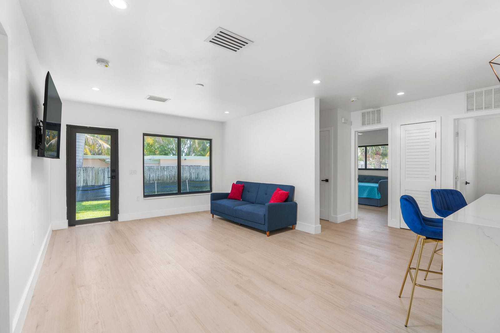303 DE CARIE Street 303, Delray Beach, FL 33444 photo 4