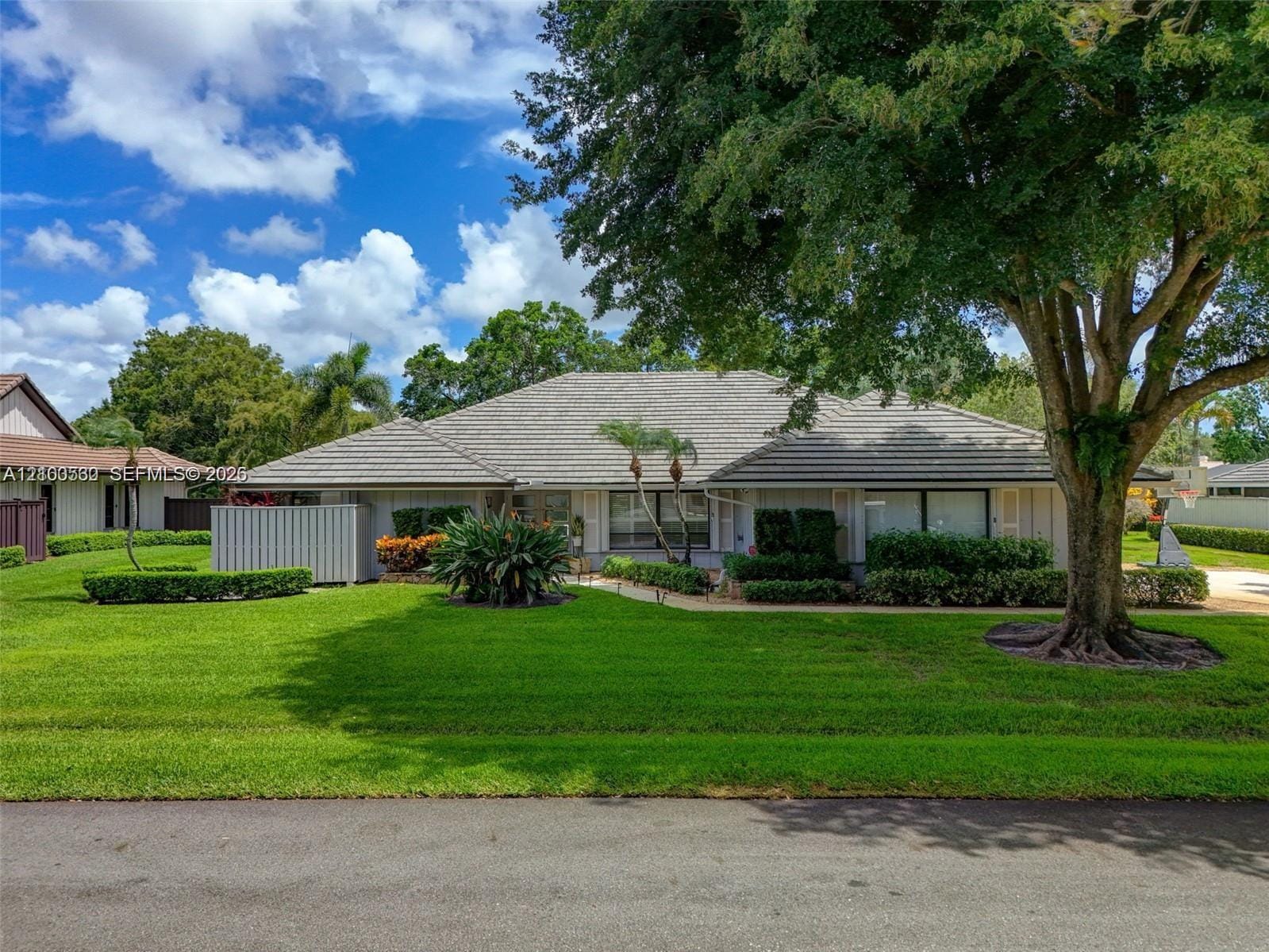 15 W Balfour Road W, Palm Beach Gardens, FL 33418 photo 2