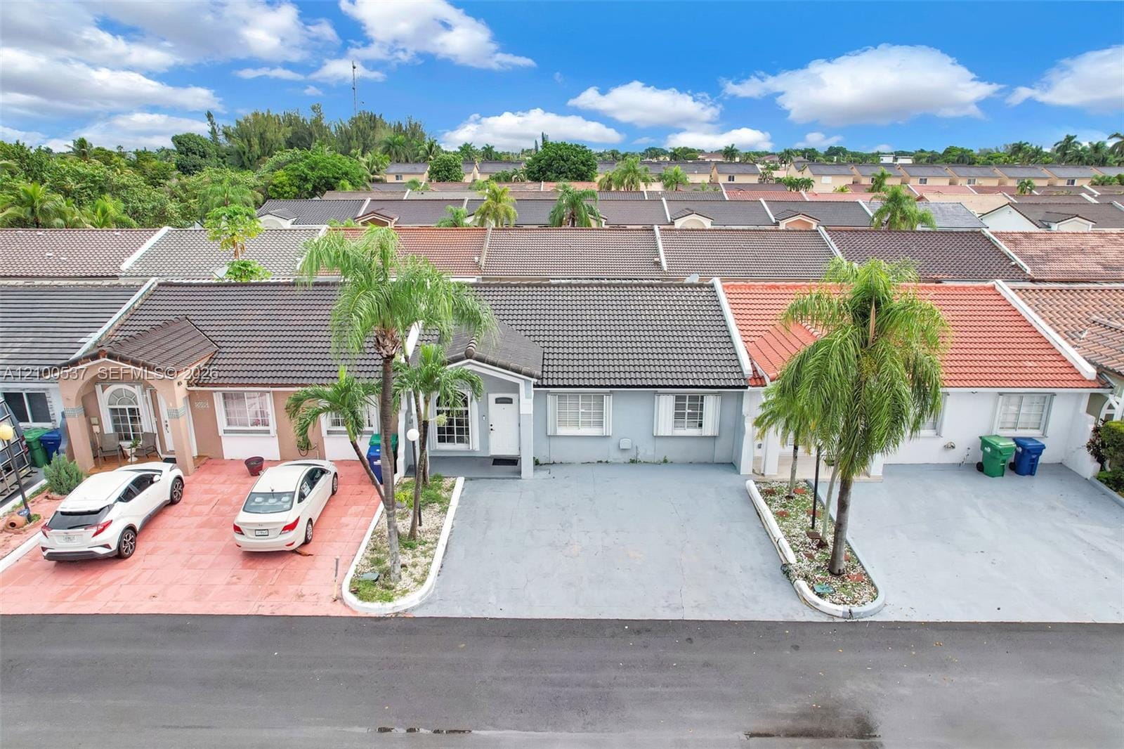 7677 NW 180th Terrace, Hialeah, FL 33015 photo 2