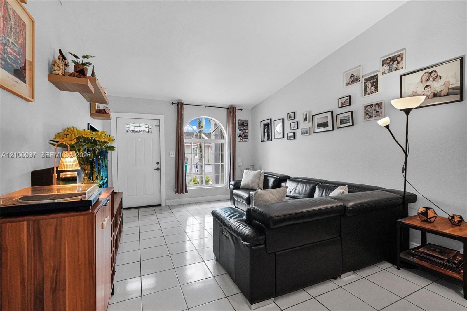 7677 NW 180th Terrace, Hialeah, FL 33015 photo 11