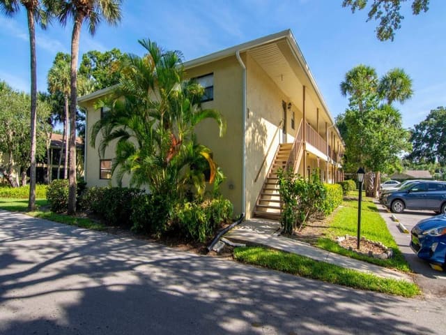 400 18TH Street B6, Vero Beach, FL 32960