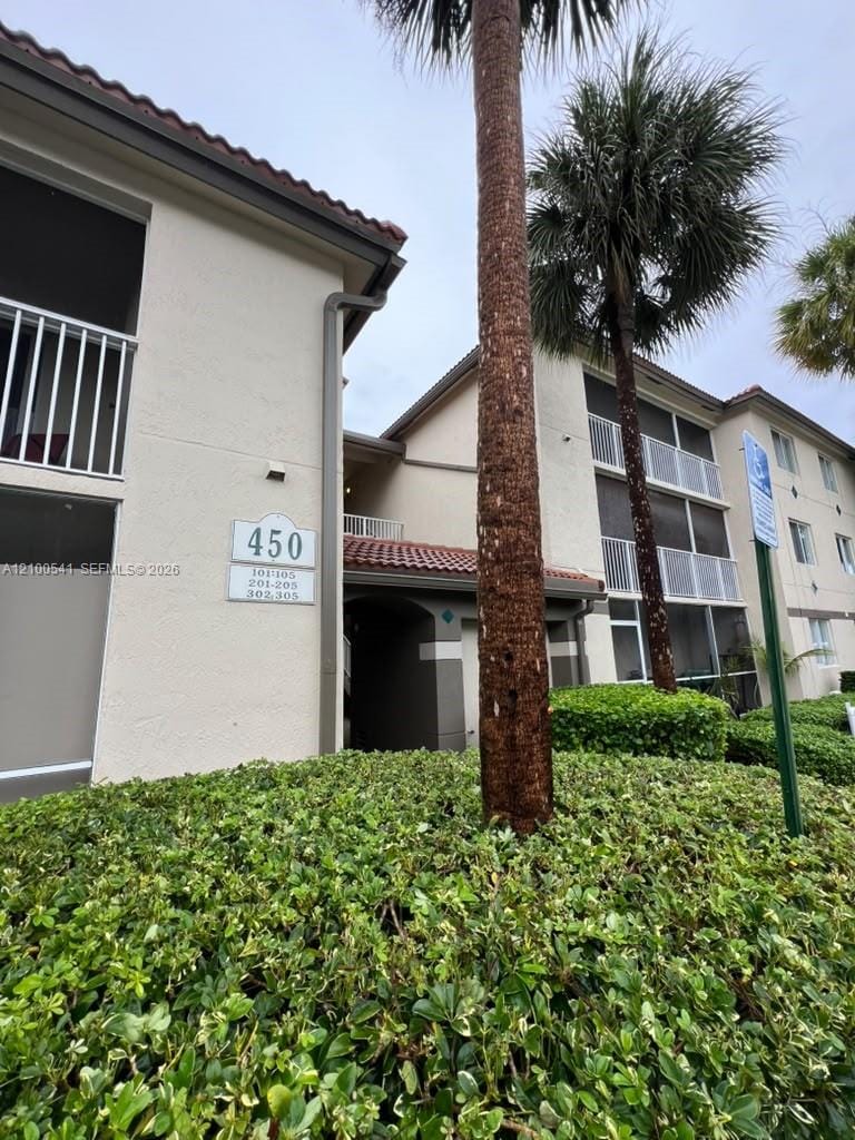 450 S Park Road 5-205, Hollywood, FL 33021