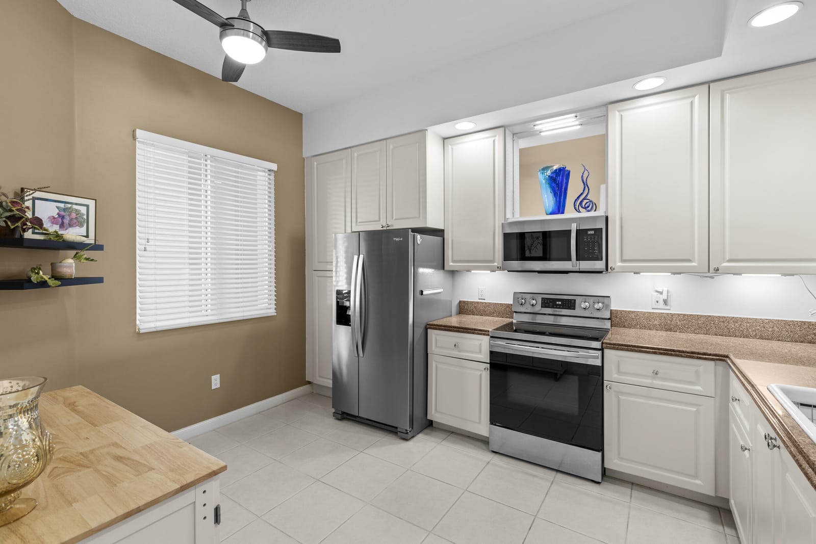 9 HARBOUR ISLE Drive E 102, Fort Pierce, FL 34949 photo 6
