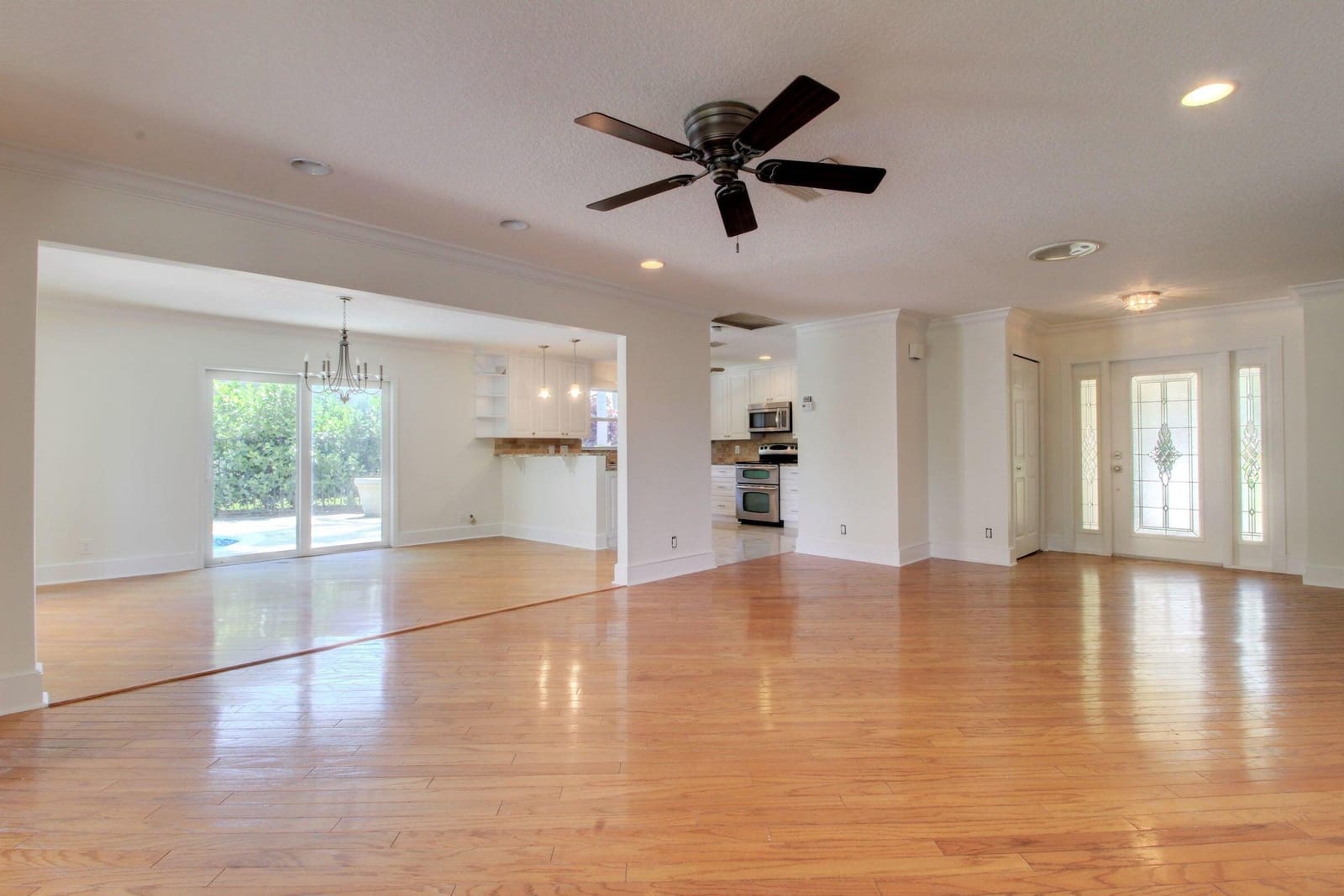 949 GREENSWARD Lane — photo 3