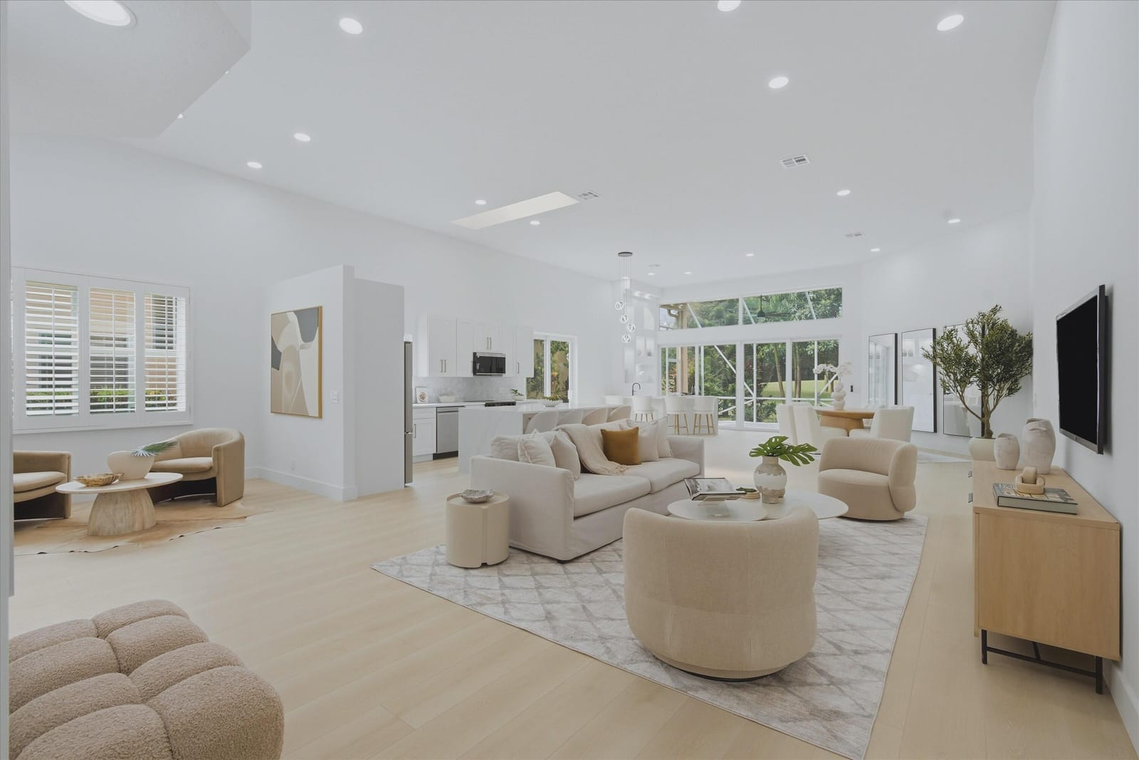 6429 Three Lakes Lane — photo 1