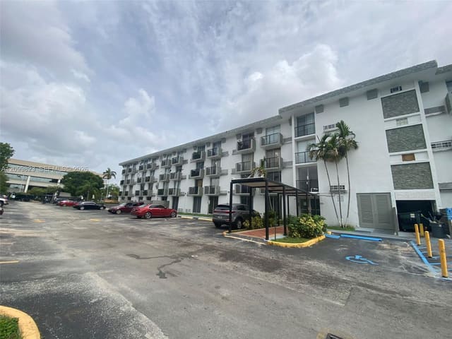 16450 NW 2nd Avenue 104, Miami, FL 33169