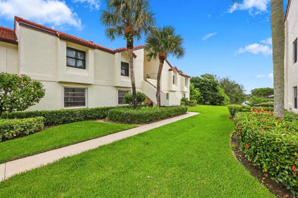 5851 Parkwalk Drive, Boynton Beach, FL 33472