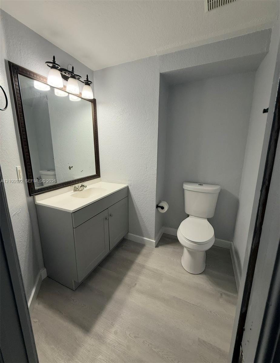 17800 NW 73rd Avenue 205-21, Hialeah, FL 33015 photo 4
