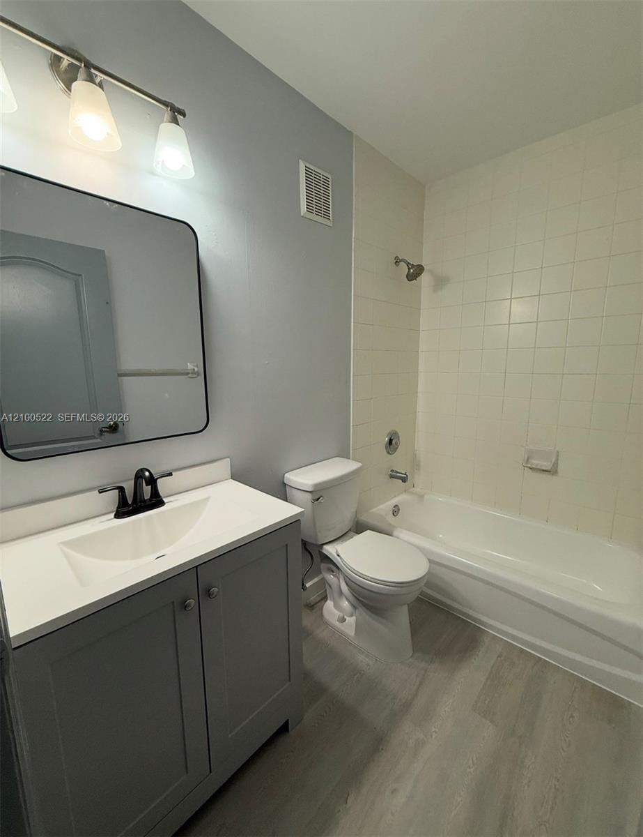 17800 NW 73rd Avenue 205-21, Hialeah, FL 33015 photo 5