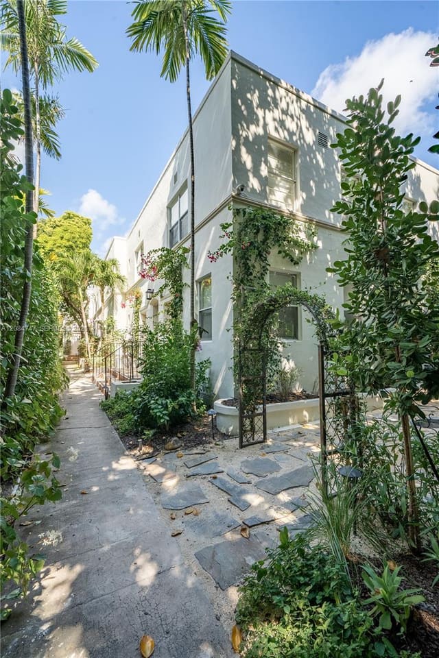 726 Meridian Avenue 2, Miami Beach, FL 33139