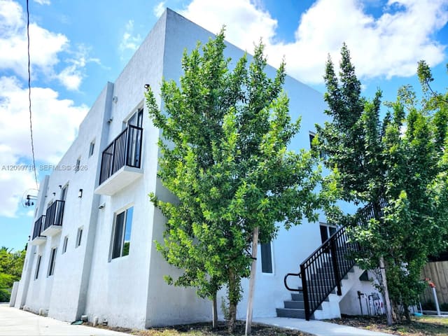 580 NW 34th Street 5, Miami, FL 33127