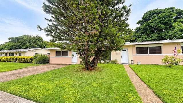 9325 SW 178th Terrace, Palmetto Bay, FL 33157