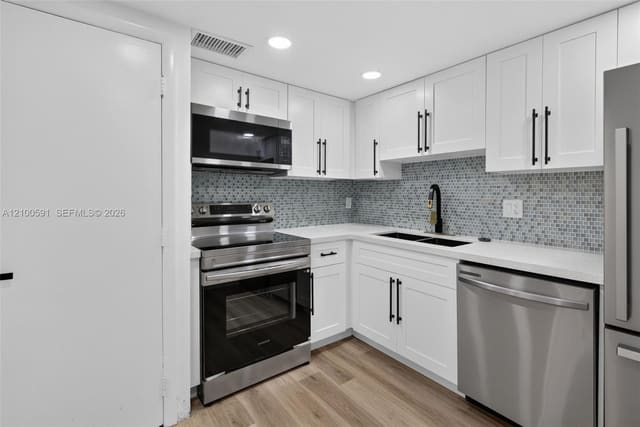 4172 Inverrary Drive 203, Lauderhill, FL 33319