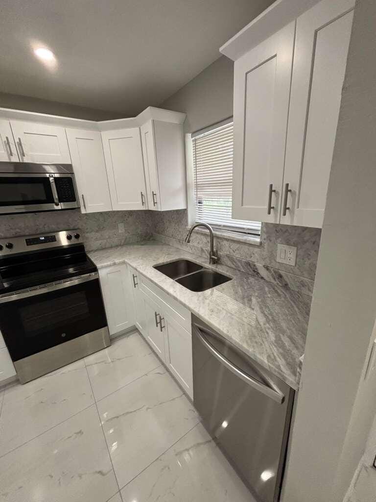 21913 Lake Forest Circle 201 — photo 2