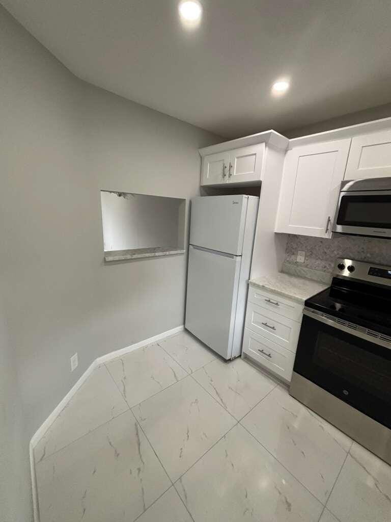 21913 Lake Forest Circle 201 — photo 3