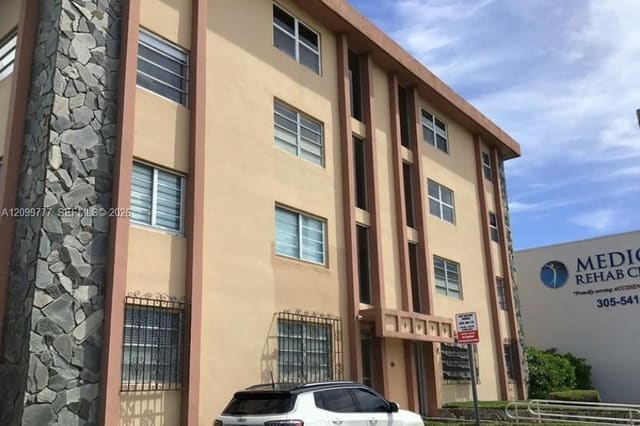 3075 NW 7th Street 101, Miami, FL 33125
