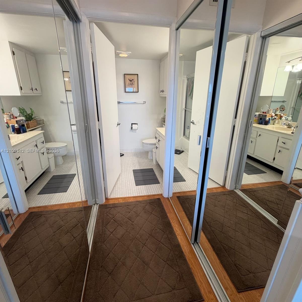 17 Royal Palm Way 6040 — photo 9