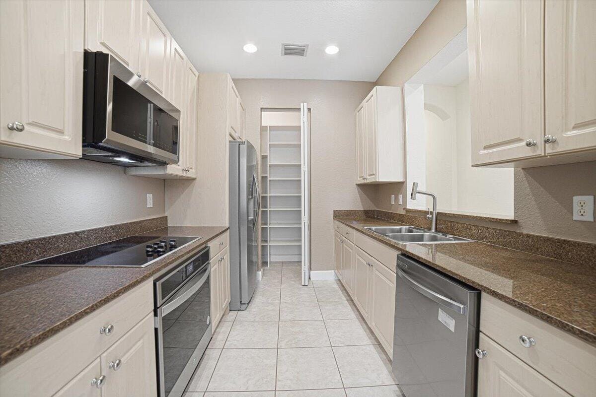 8706 Blaze Court — photo 12
