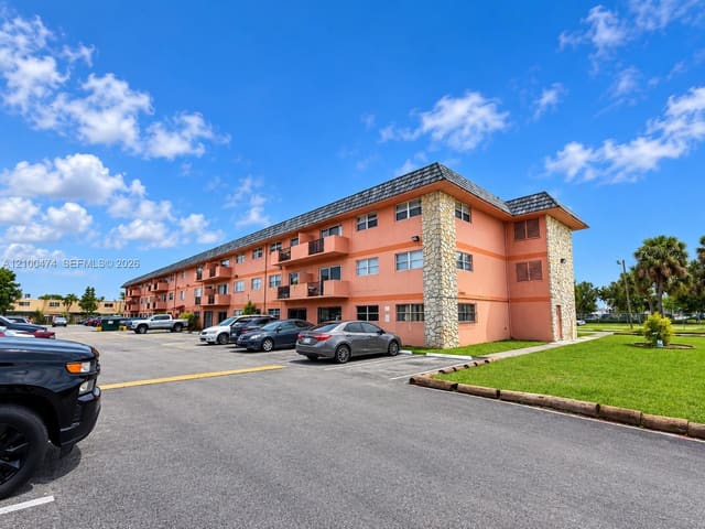 17101 NW 57th Avenue 112, Miami Gardens, FL 33055