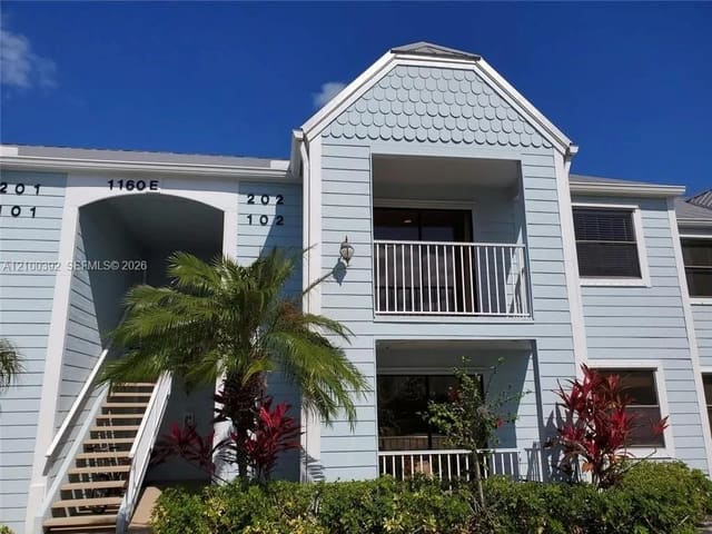 1160 3rd Way 202, Vero Beach, FL 32960