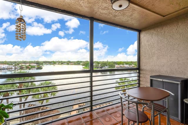 1100 Colony Point Circle 504, Pembroke Pines, FL 33026