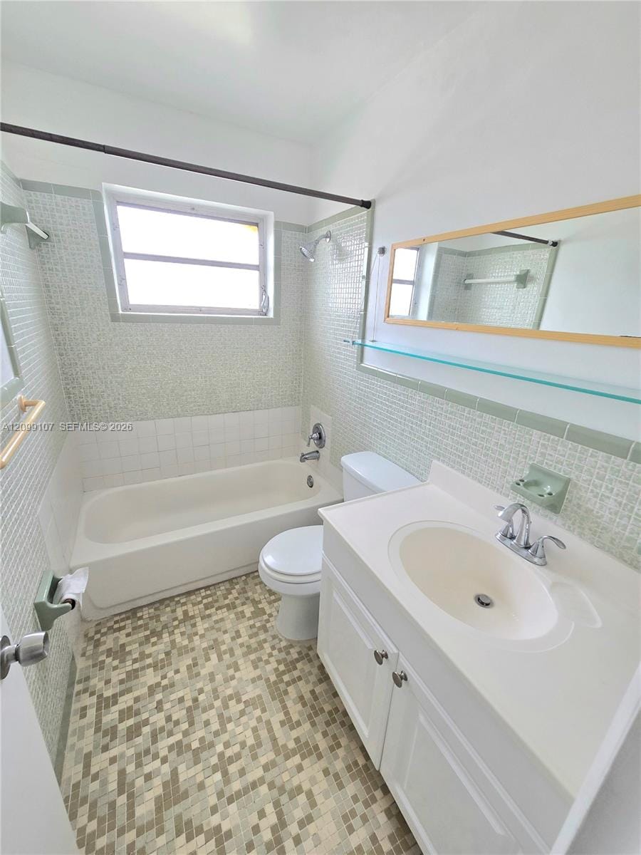 1735 NE 164th Street 301, North Miami Beach, FL 33162 photo 9