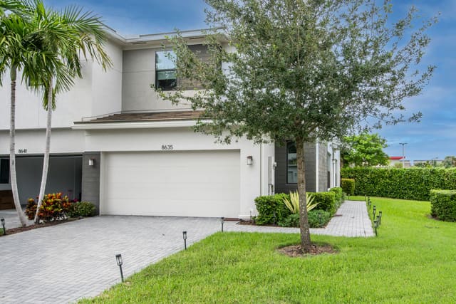 8635 Antarus Drive, Lake Worth, FL 33467