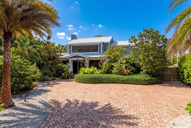 613 S Lakeside Drive, Lake Worth Beach, FL 33460