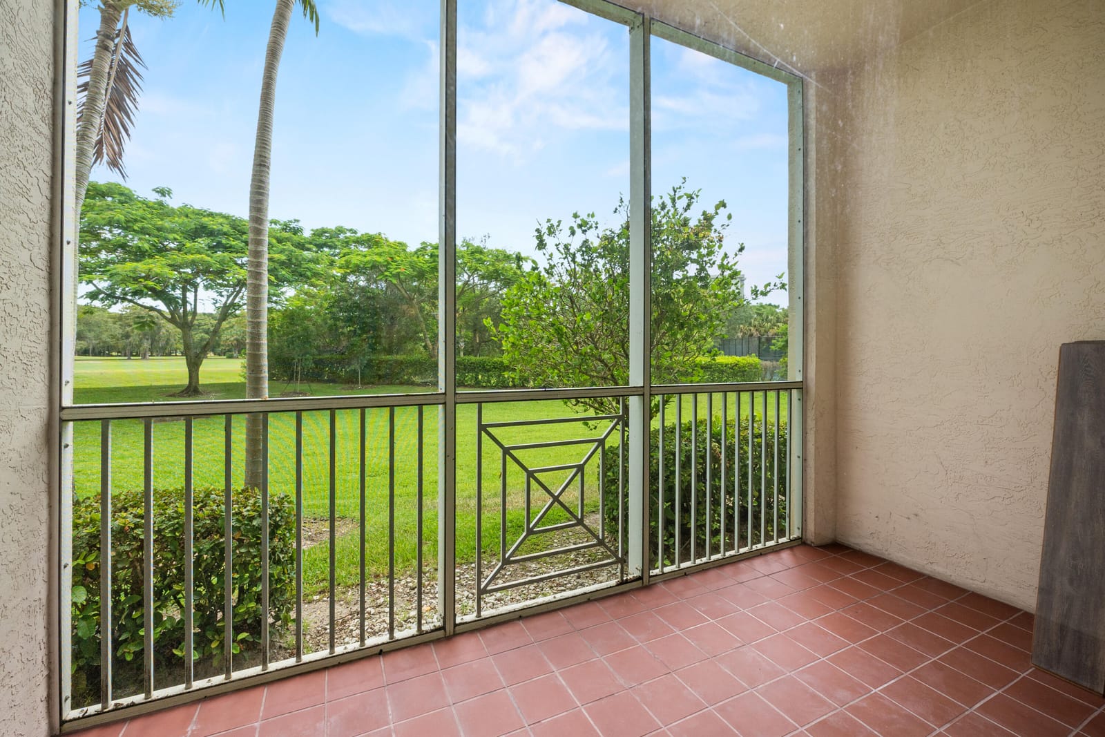 3500 Oaks Clubhouse Drive Apt 109, Pompano Beach, FL 33069 photo 1