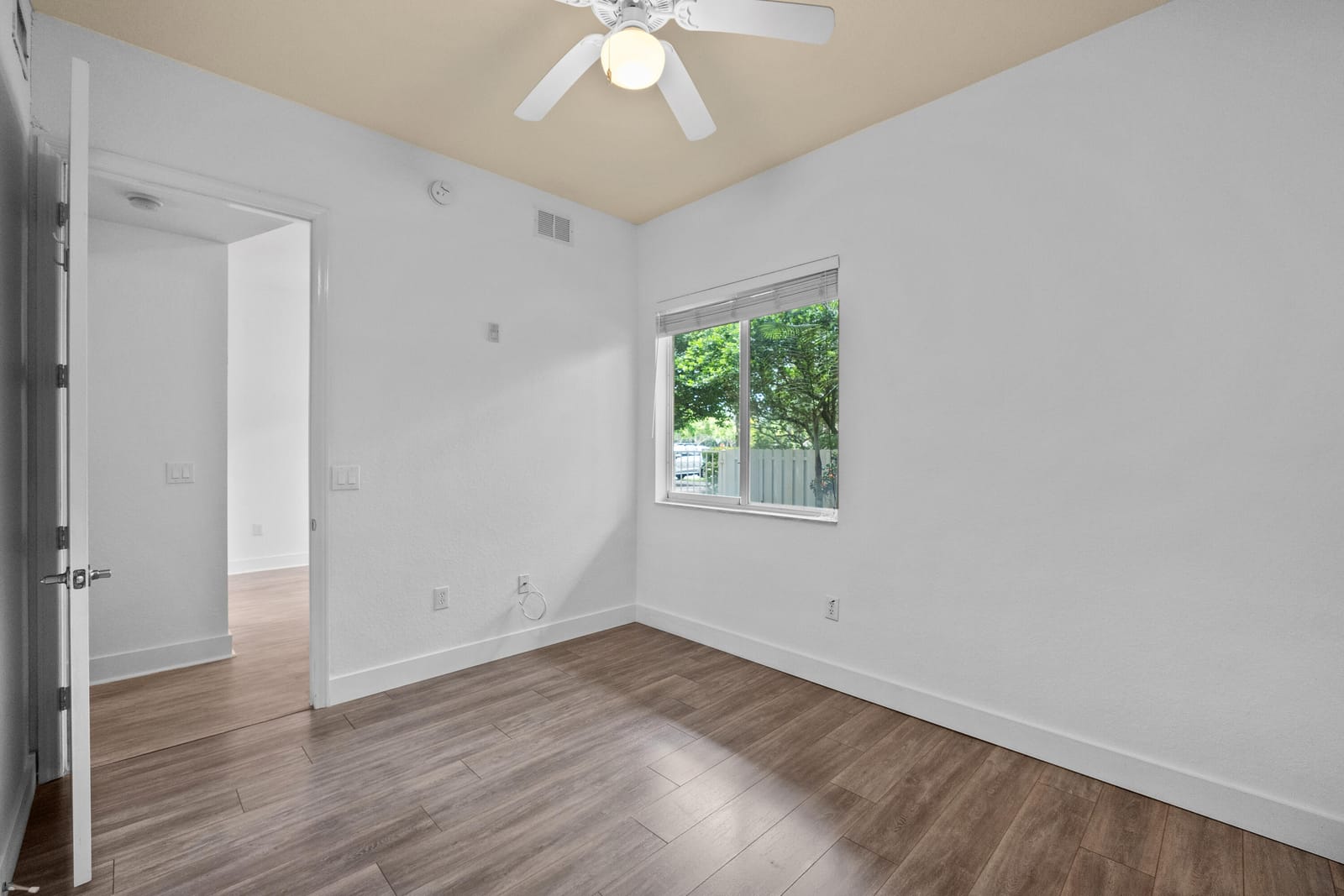3500 Oaks Clubhouse Drive Apt 109, Pompano Beach, FL 33069 photo 11