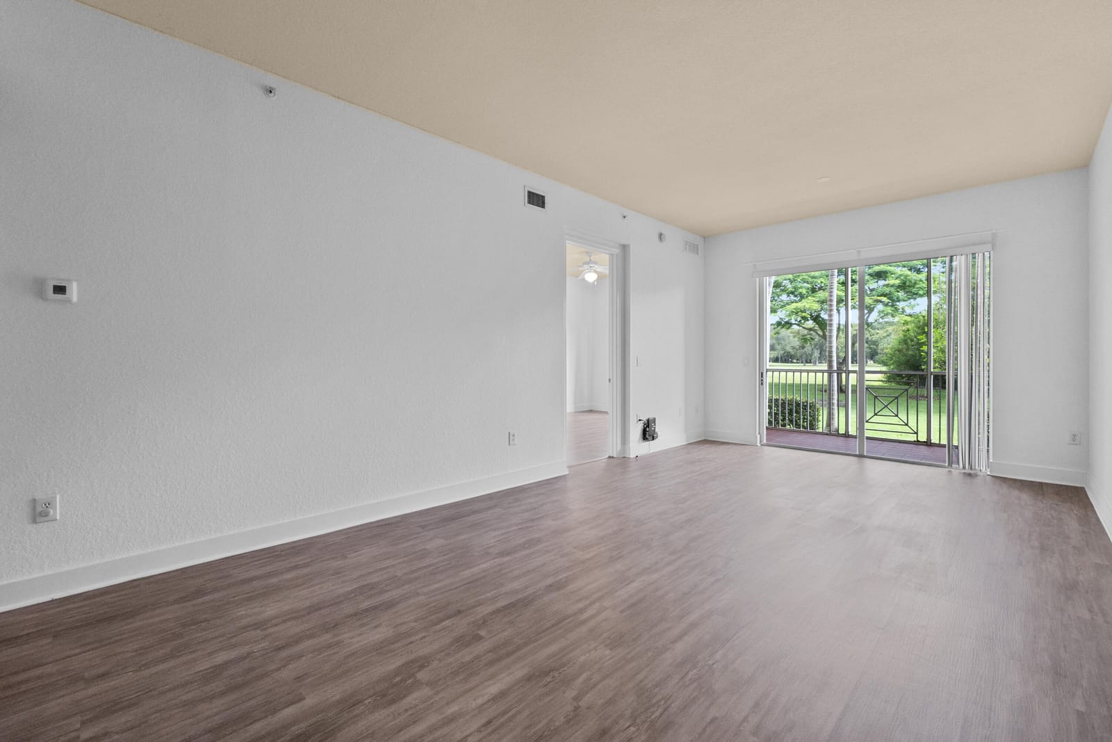 3500 Oaks Clubhouse Drive Apt 109, Pompano Beach, FL 33069 photo 4